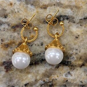 Julie Vos pearl earrings